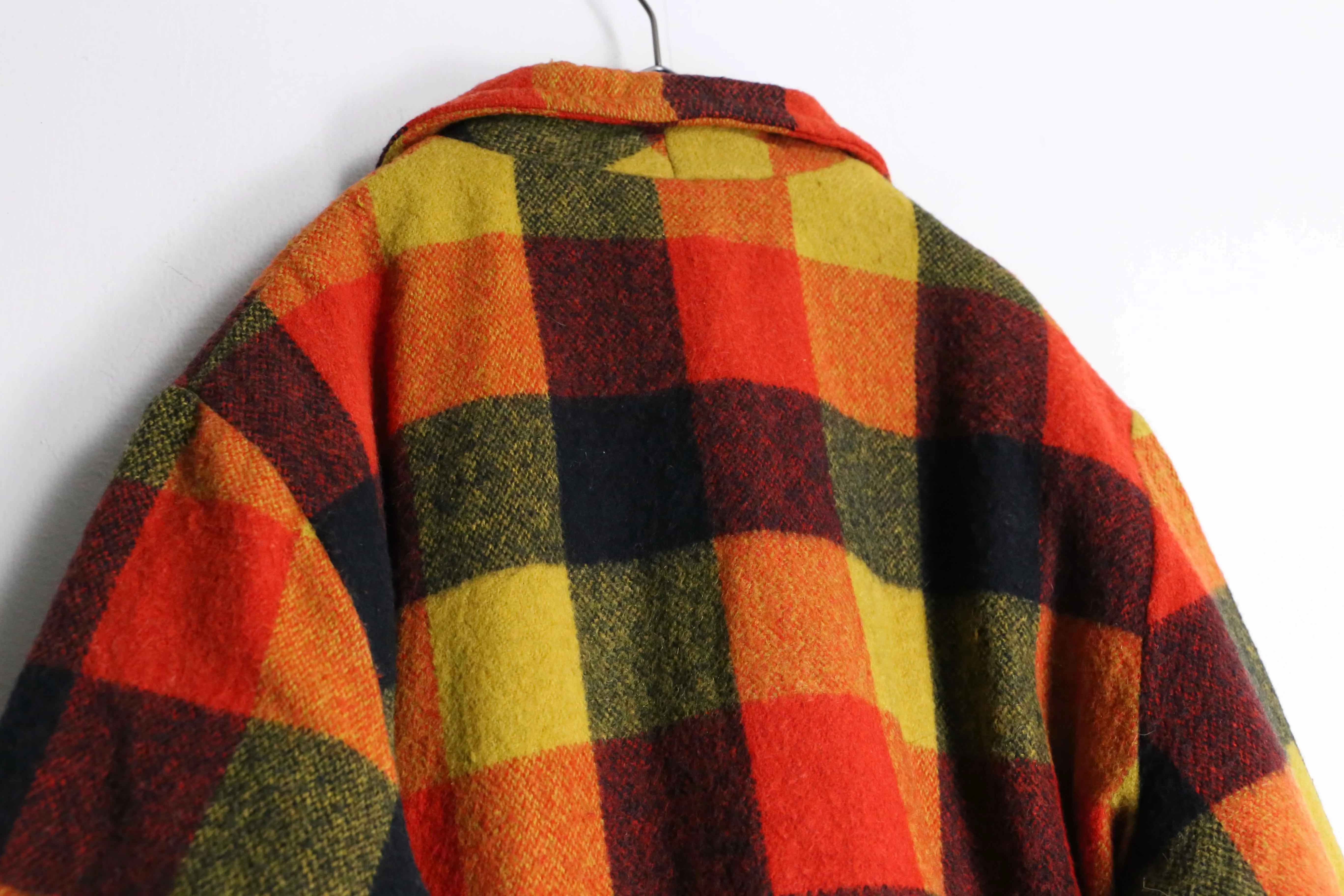 warm color check zip up jacket