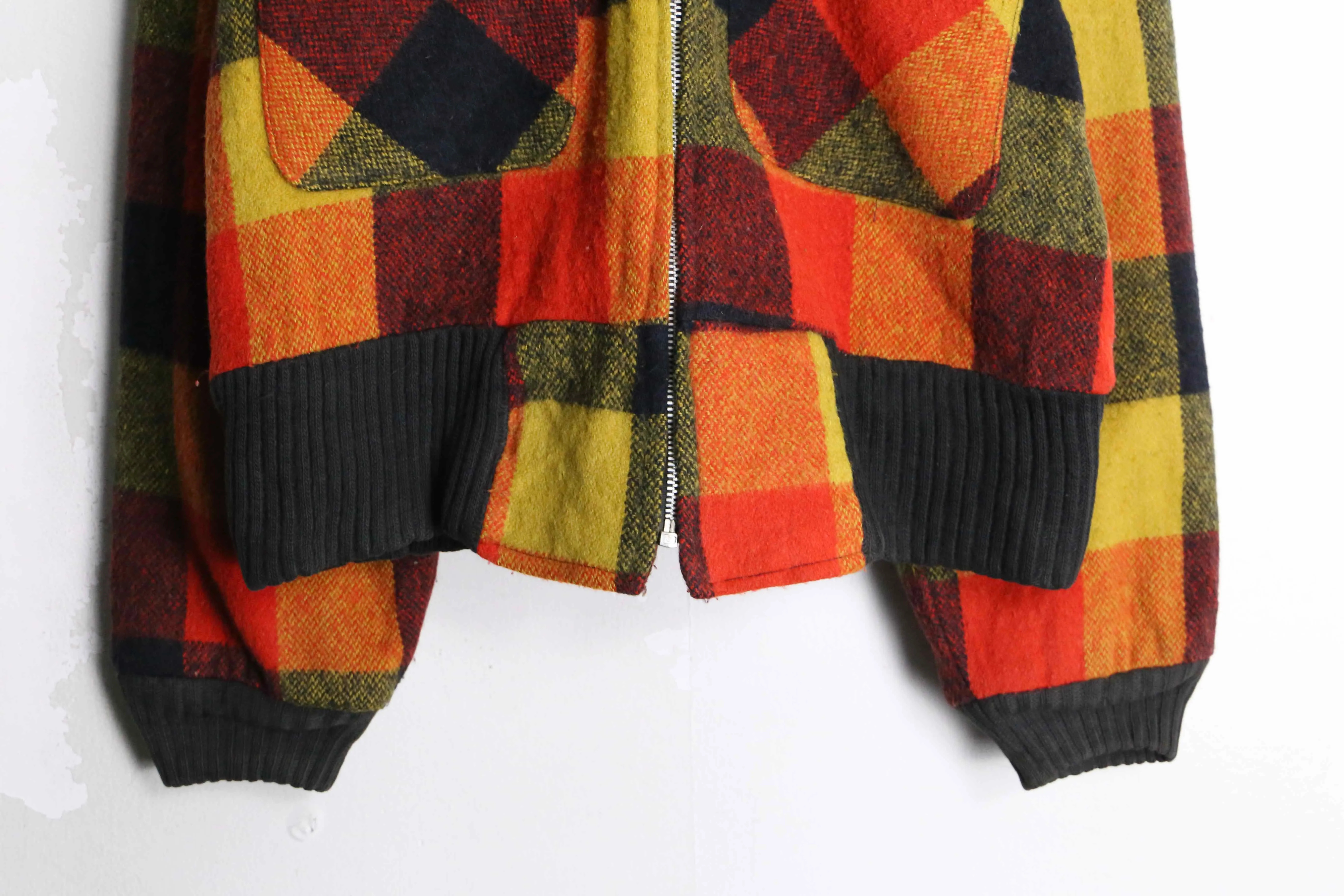 warm color check zip up jacket